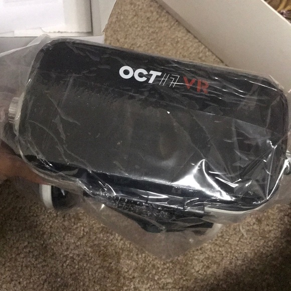 Virtual reality headset - Picture 3 of 4